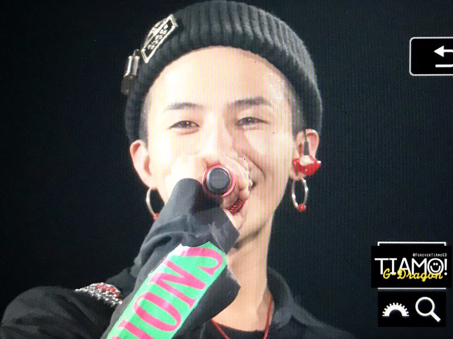 2017-06-25 G-Dragon World Tour 2017 [ACT III M.O.T.T.E] in Singapore Day 2 (16)