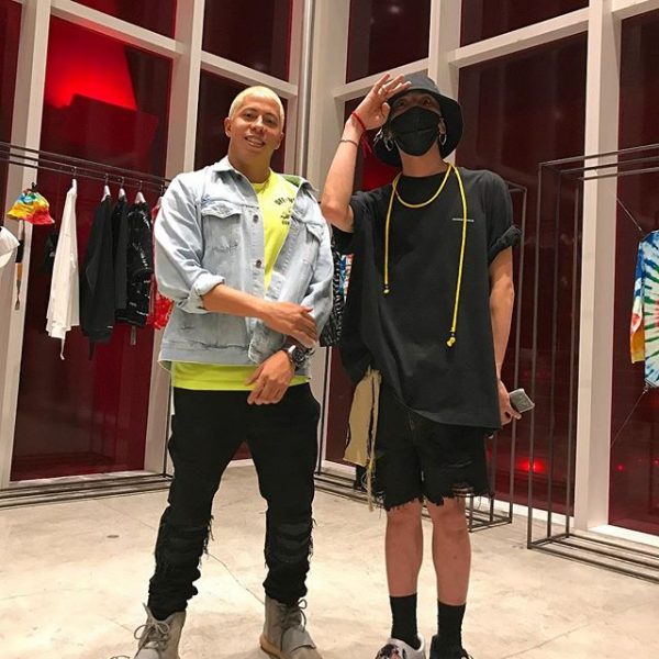 G-Dragon at #PMO Peaceminusone Pop-Up Store in Miami 2017-07-24 (5)