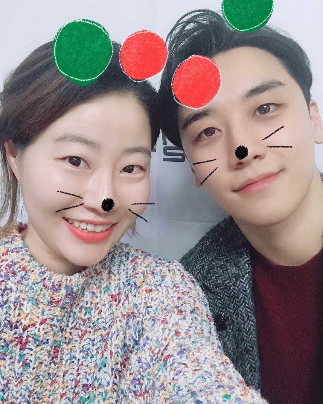 photo-paul-j-boutique-instagram-with-seungri-2018-12-19