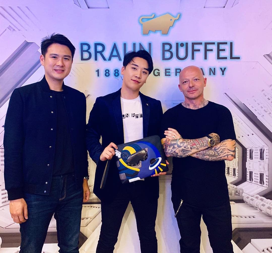 Congratulations for opening @braunbuffel store in #marinabaysands #MBS thank u 4 having me #singapore ??