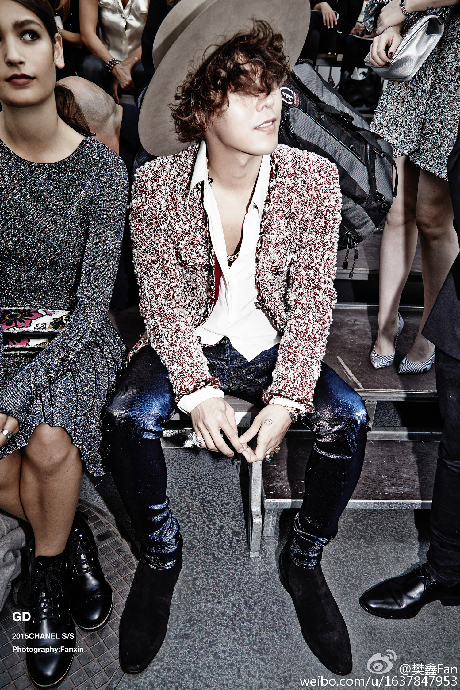 G-Dragon - Chanel Fashion Show - 30sep2014 - ??Fan - 03.jpg