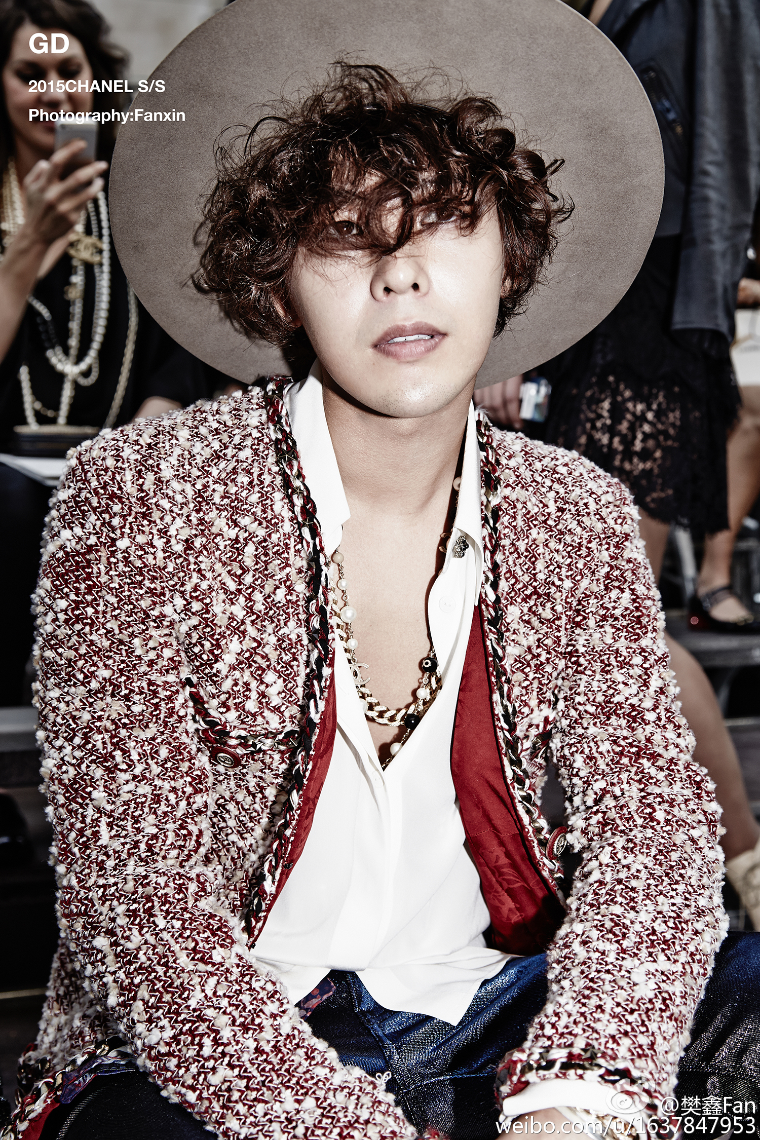 G-Dragon - Chanel Fashion Show - 30sep2014 - ??Fan - 04.jpg