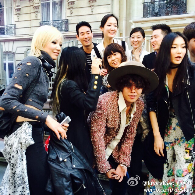 G-Dragon - Chanel Fashion Show - 30sep2014 - KrystalGao_iLOOK - 02.jpg