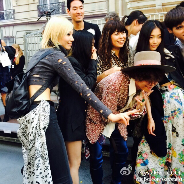 G-Dragon - Chanel Fashion Show - 30sep2014 - KrystalGao_iLOOK - 05.jpg