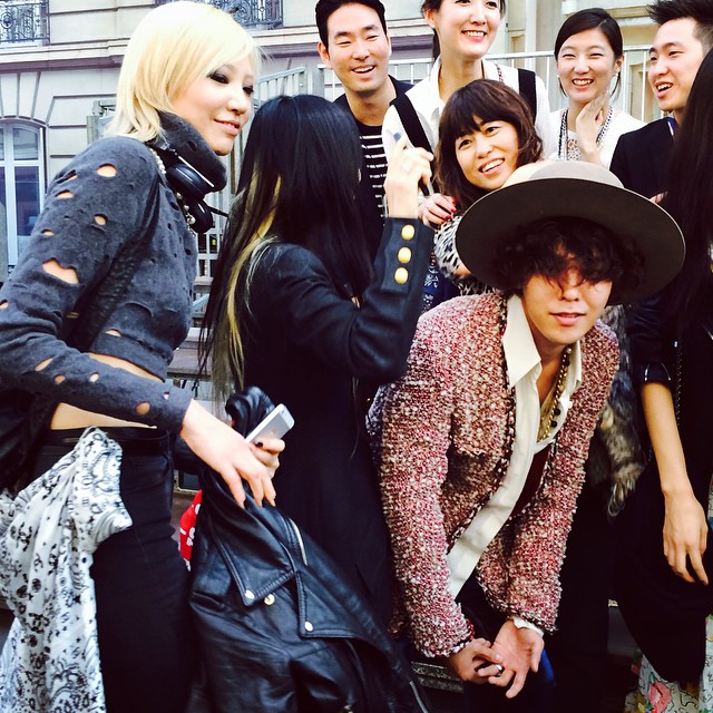 G-Dragon - Chanel Fashion Show - 30sep2014 - krystalgao - 03.jpg