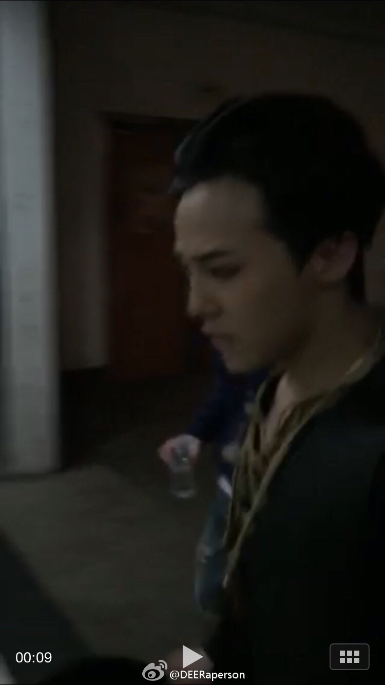 G-Dragon - V.I.P GATHERING in Harbin - Backstage - 21mar2015 - DEERaperson - 02.jpg