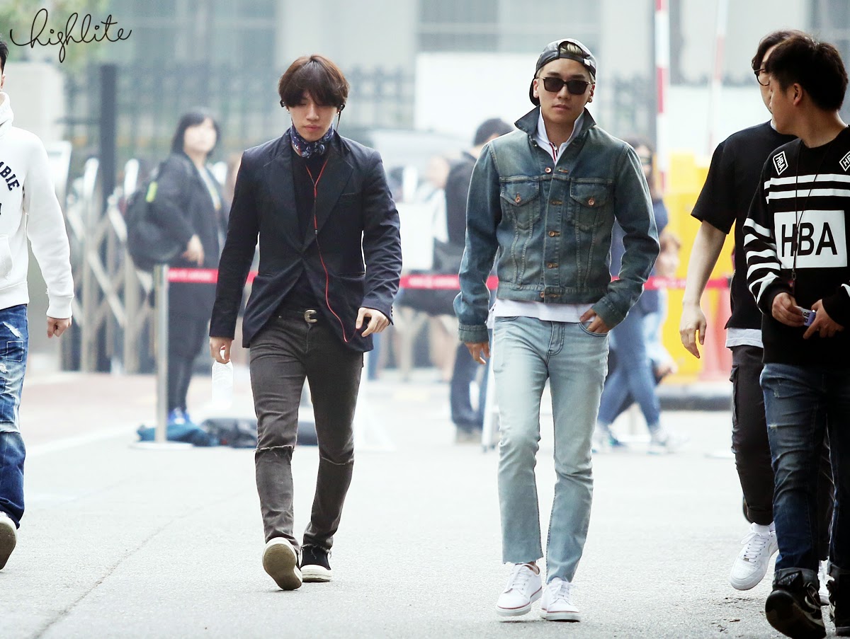 Seungri Daesung HQs KBS Arrival 2015-05-15 03.jpg