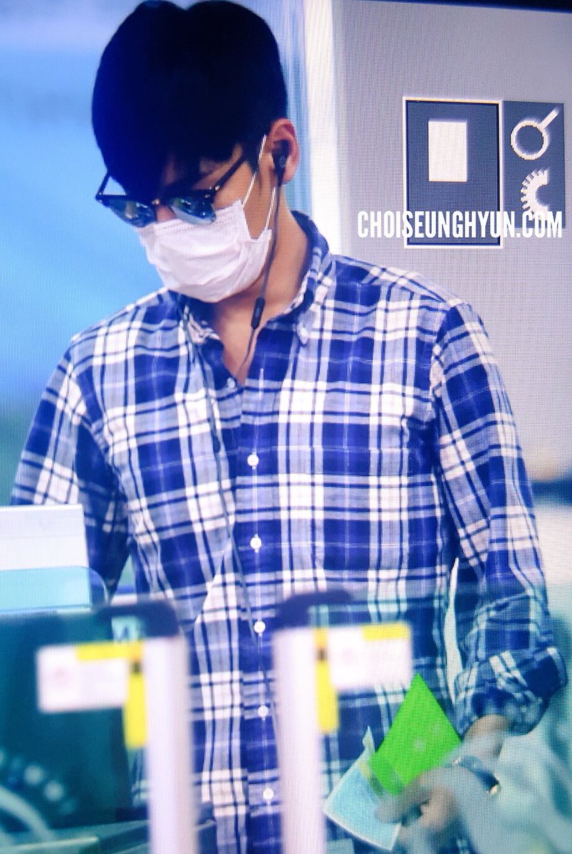 TOP arrival Seoul from Tokyo 2016-08-28 (5)