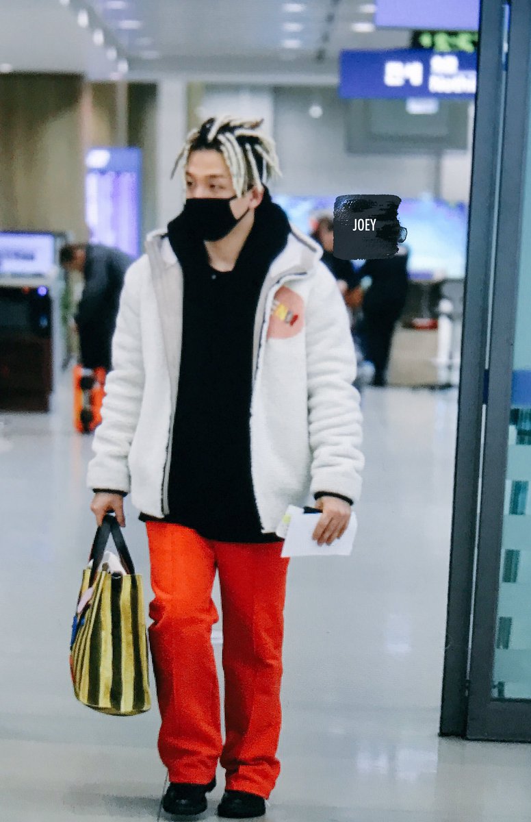 Taeyang Arrival Seoul 2017-01-18 (10)