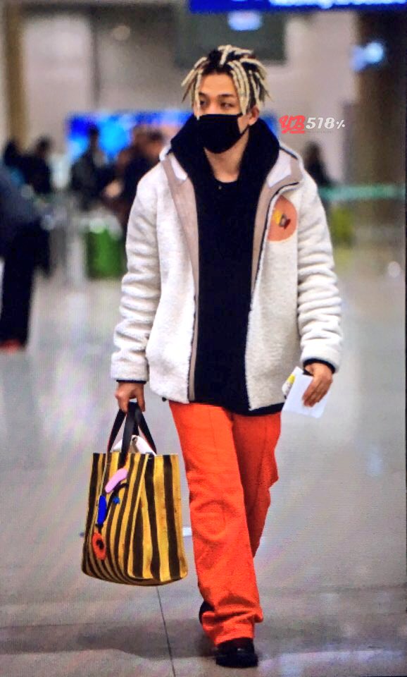 Taeyang Arrival Seoul 2017-01-18 (3)