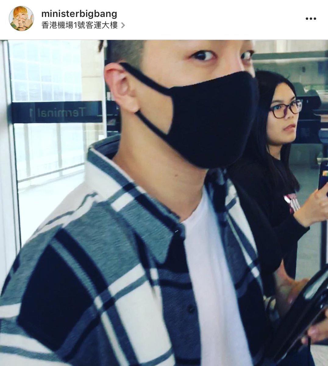 Taeyang arrival Hong Kong 2017-03-20 (5)