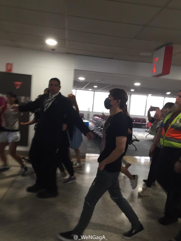 BIGBANG Arrival Melbourne WENGAGA Weibo (5)