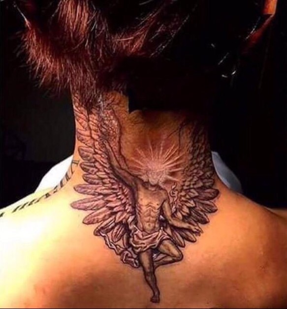 Photo] G-Dragon new neck tattoo - 빅뱅 BIGBANGmusic