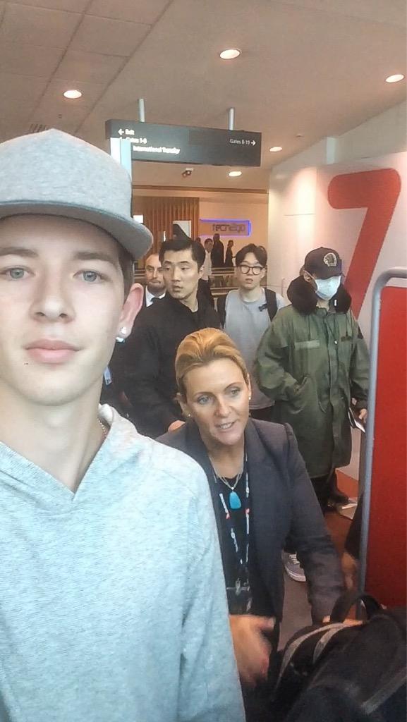 BIGBANG departing Sydney for Melbourne 2015-10-20 (7)