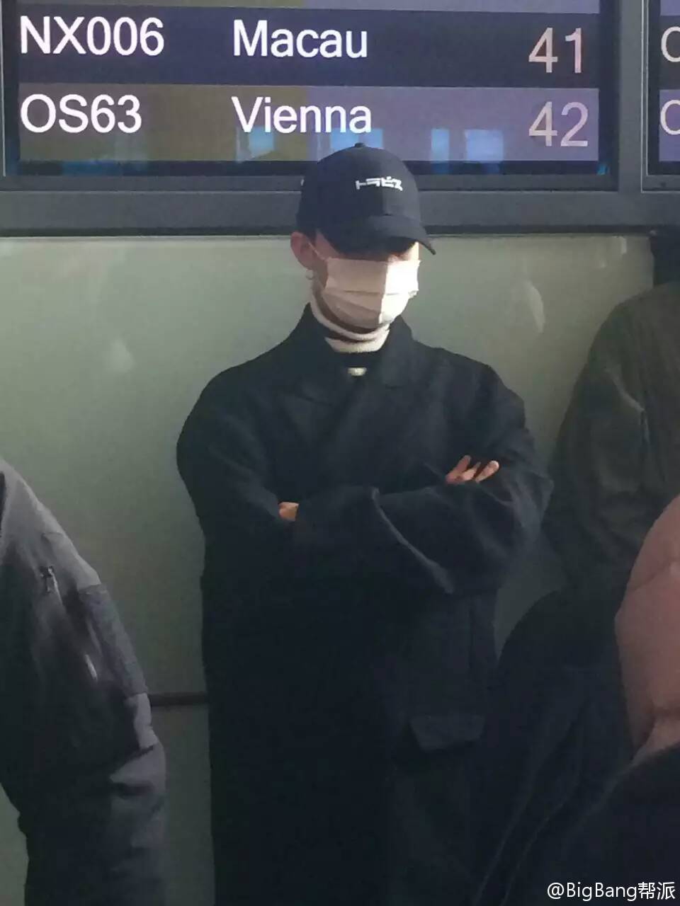 BIGBANG - Beijing Airport - 31dec2015 - BigBang帮派 - 01