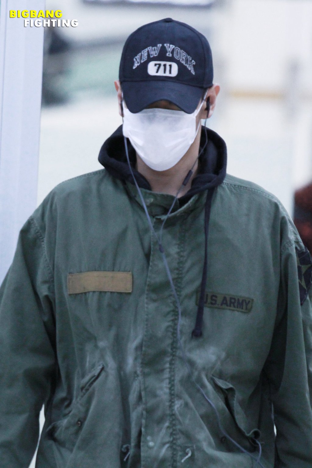 HQs Gimpo Airport GD TOP Dae YB Arrival 2016-01-02 (3)