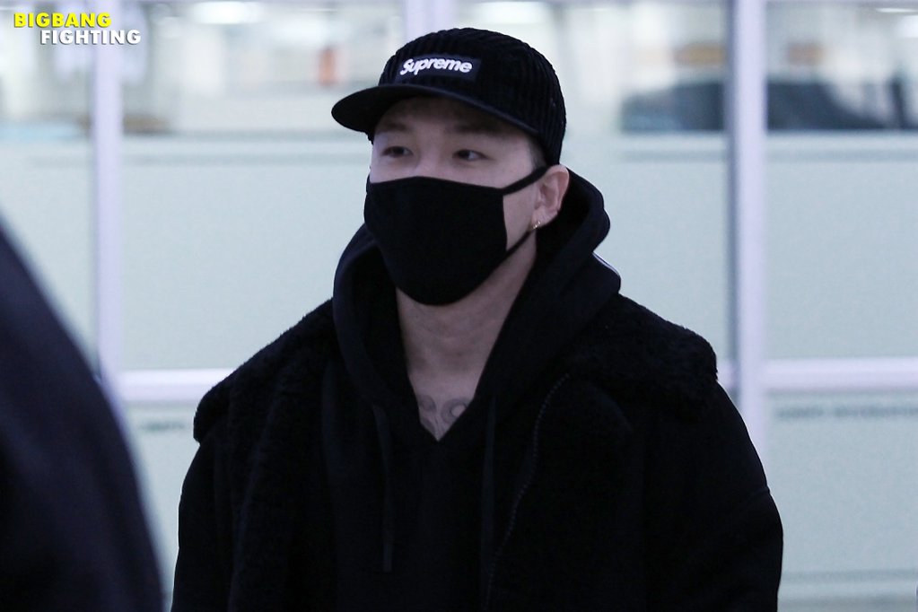 HQs Gimpo Airport GD TOP Dae YB Arrival 2016-01-02 (1)