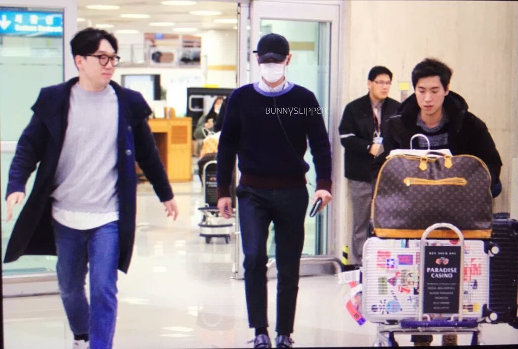 TOP Arrival Seoul From Japan 2016-02-12 (10)