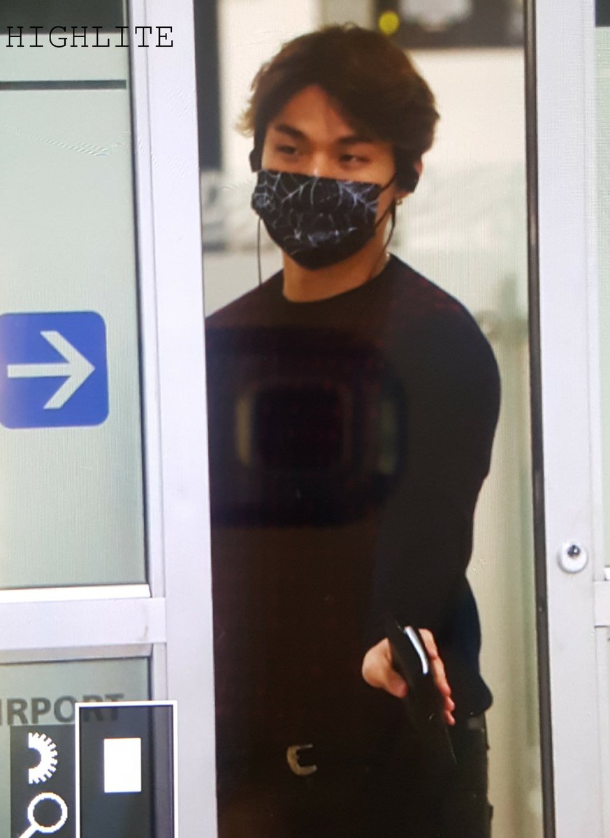 Daesung Arrival Seoul From Tokyo 2016-02-25 (3)