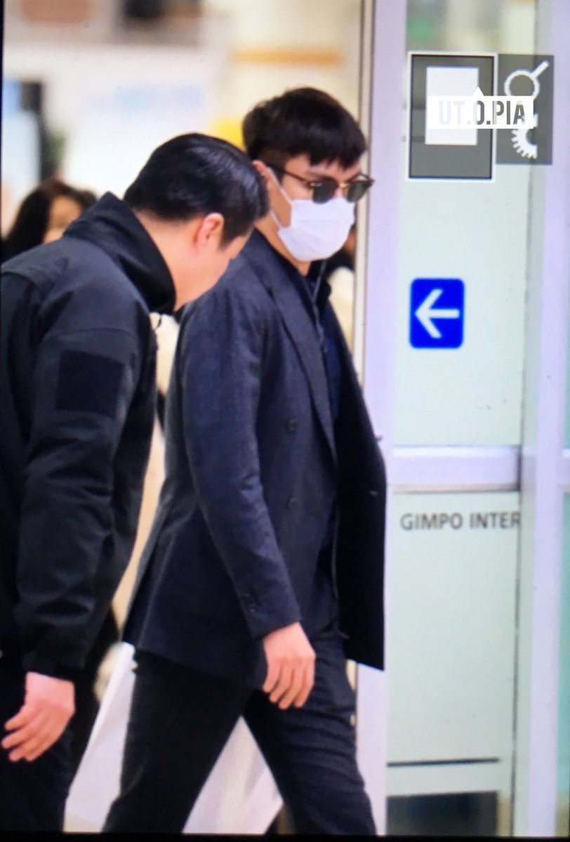 TOP Arrival Seoul Gimpo From Tokyo 2016-02-25 (5)