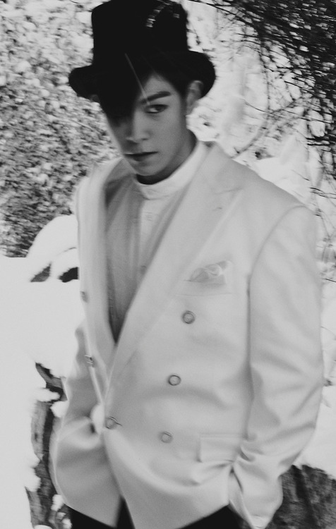 1st PICTORIAL RECORDS [FROM TOP] Credit: ?????