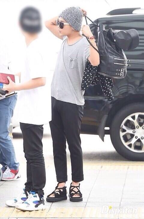 G-Dragon Incheon airport 20140524 heading to London. Press pics....