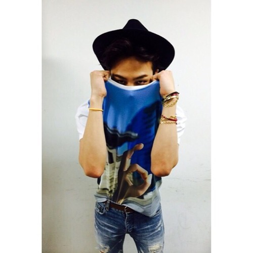 G-Dragon Instagram update 20140609: Thanx for the gift #MM6...