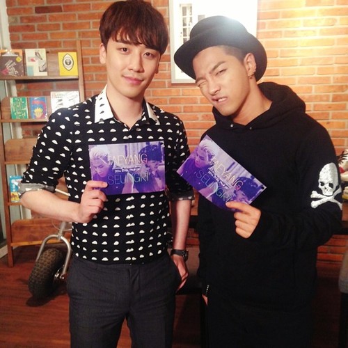 Instagram Update by Seungri: #naver #starcast @youngbeezzy by...