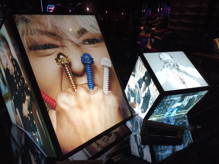 G-Dragon_-_Peaceminusone_Exhibition_-_2015_-_wj2927_-_29.jpg